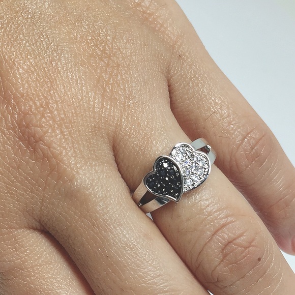 Sterling Silver Cubic Zirconia Ring - Picture 2 of 8